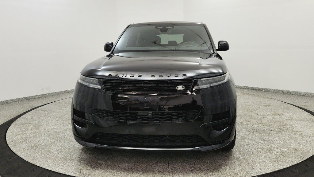 Used 2025 Land Rover Range Rover Sport Dynamic SE AWD/4WD image 8