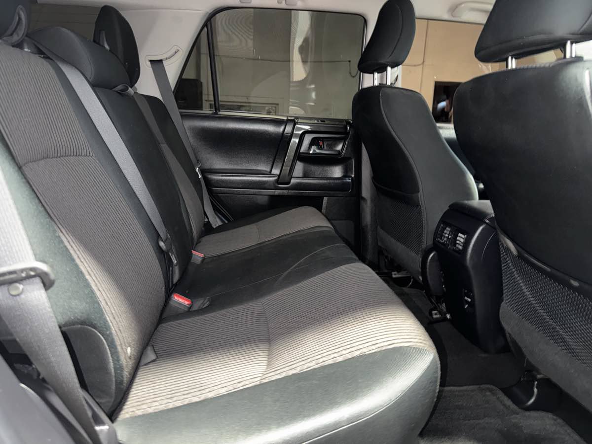 Used 2018 Toyota 4Runner TRD Off-Road AWD/4WD image 22