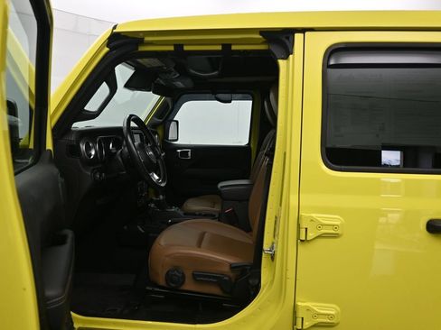 Used 2023 Jeep Wrangler Unlimited Rubicon w/ LED Lighting Group AWD/4WD image 21