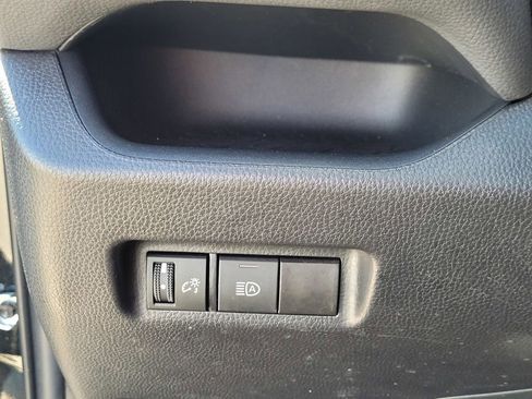 Used 2025 Toyota RAV4 XLE image 29