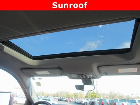 Used 2023 GMC Sierra 3500 Denali w/ Denali Ultimate Package image 17