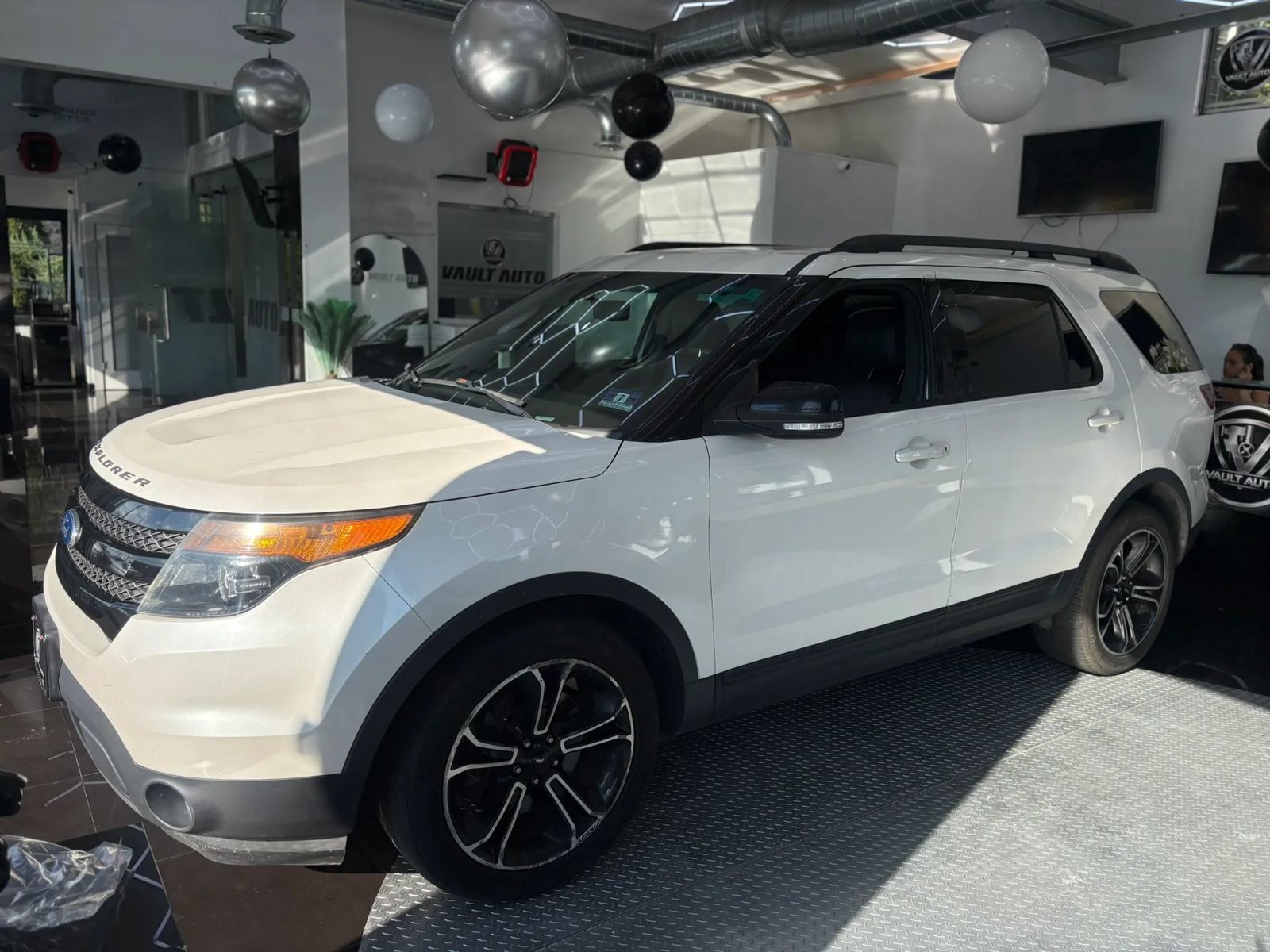 Used 2015 Ford Explorer Sport w/ Equipment Group 401A AWD/4WD image 3