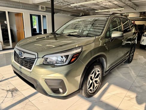 Used 2020 Subaru Forester Premium AWD/4WD image 3