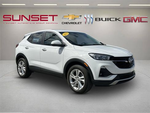 Certified 2023 Buick Encore GX Preferred w/ Cold Weather Comfort Package AWD/4WD image 1