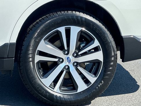 Used 2019 Subaru Outback 2.5i Limited AWD/4WD image 25