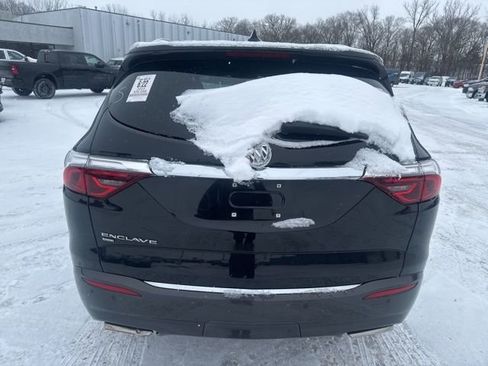 Used 2023 Buick Enclave Essence image 9