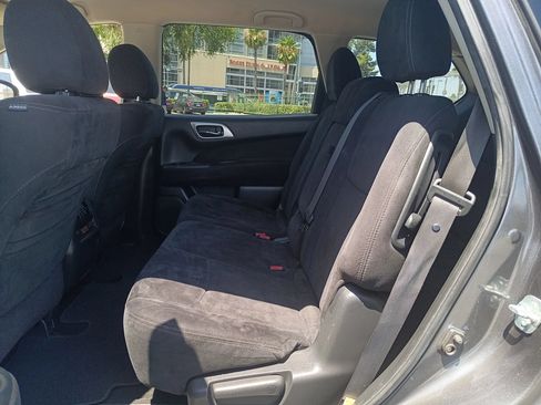 Used 2013 Nissan Pathfinder S FWD image 12