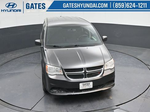 Used 2016 Dodge Grand Caravan SE image 38