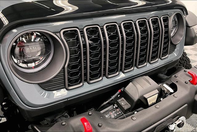 Used 2024 Jeep Wrangler Rubicon w/ Capability Package AWD/4WD image 28