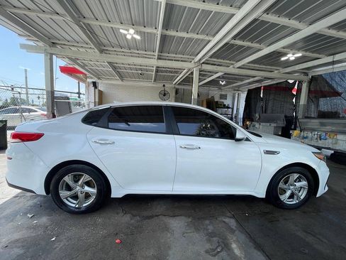 Used 2019 Kia Optima S FWD image 6