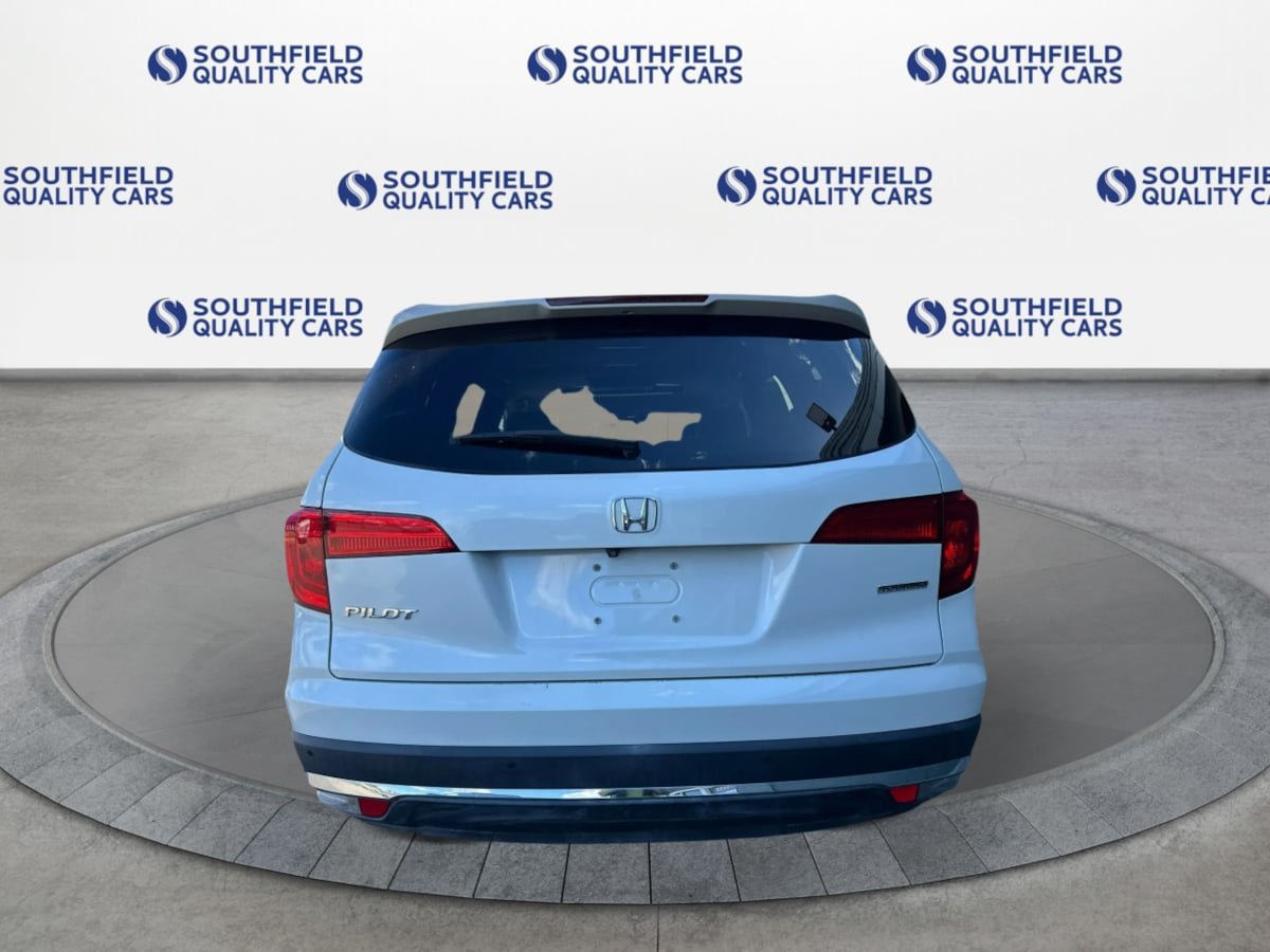 Used 2017 Honda Pilot Touring image 5