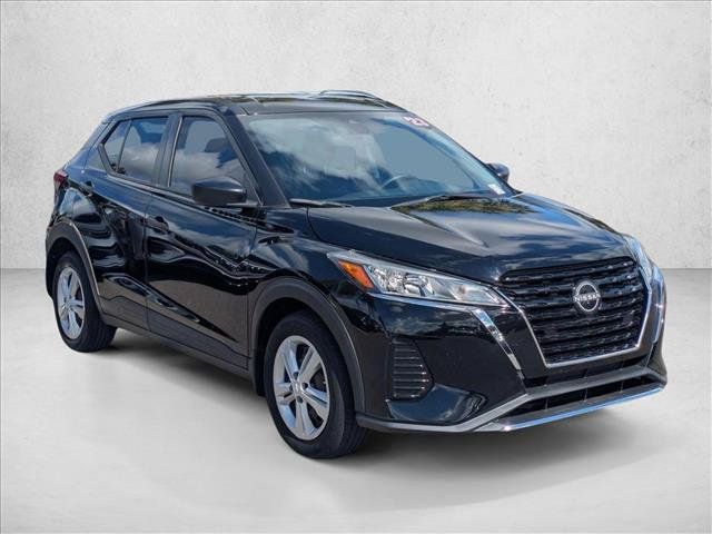 Used 2023 Nissan Kicks S FWD image 3