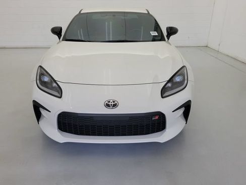Used 2025 Toyota GR86 Premium RWD image 6