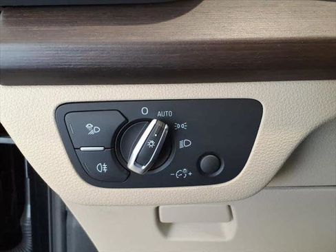 Certified 2023 Audi Q5 2.0T Premium w/ Convenience Package AWD/4WD image 11