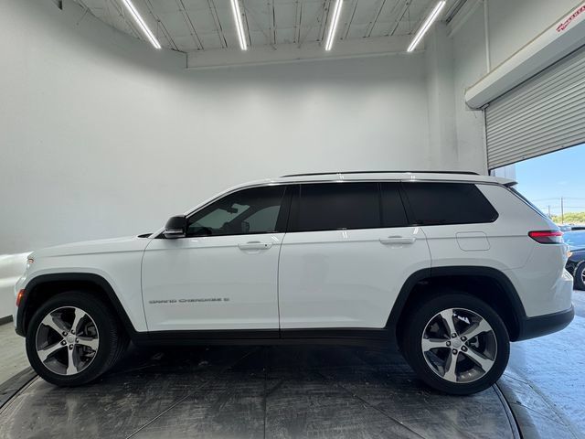 Used 2025 Jeep Grand Cherokee L Limited RWD image 16