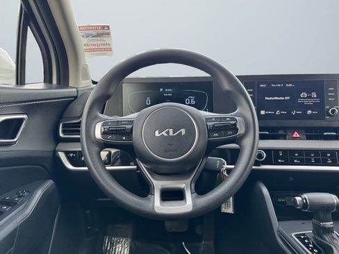 Used 2024 Kia Sportage LX image 11