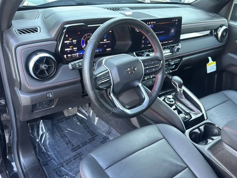 Used 2024 Chevrolet Colorado Z71 w/ Z71 Convenience Package 2 image 12