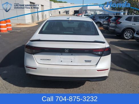 Used 2023 Honda Accord Touring image 7