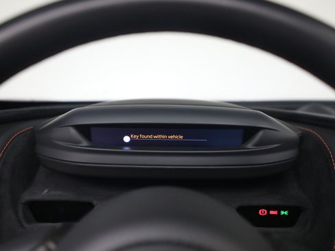 Used 2019 McLaren 720S Performance RWD image 30