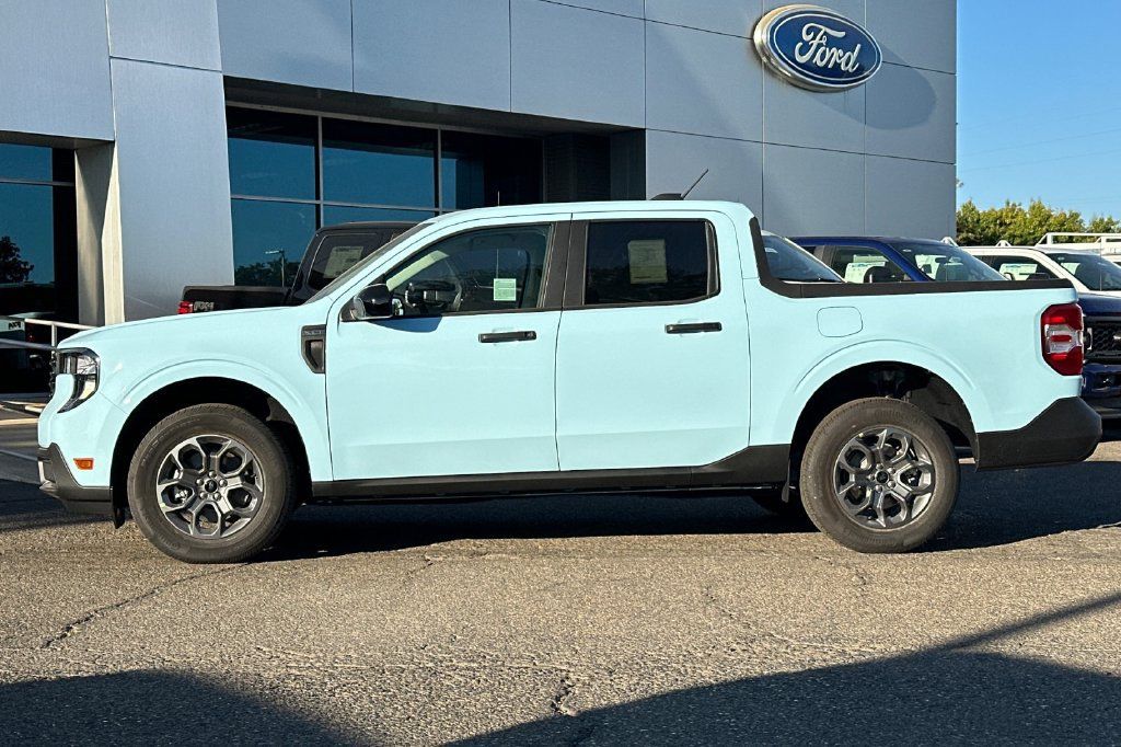 New 2026 Ford Maverick XLT w/ XLT Luxury Package FWD image 7