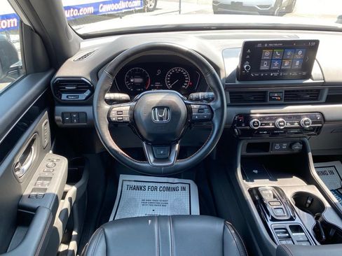 Used 2023 Honda Pilot TrailSport image 25