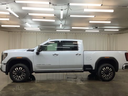 New 2026 GMC Sierra 2500 Denali Ultimate image 13