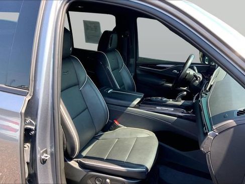 Used 2022 Cadillac Escalade Sport w/ Touring Package AWD/4WD image 7