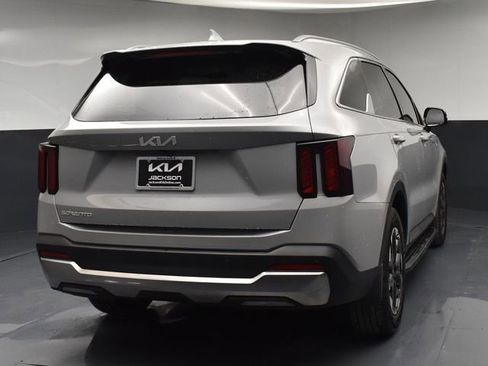 Certified 2025 Kia Sorento S w/ Panoramic Sunroof Package FWD image 7