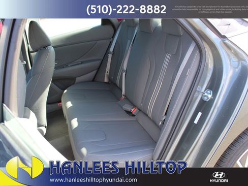 New 2025 Hyundai Elantra SEL image 13