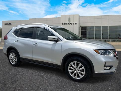 Used 2018 Nissan Rogue SV w/ Premium Package FWD image 1