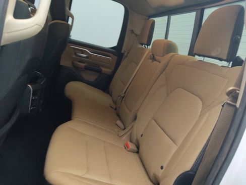 Used 2019 RAM 1500 Big Horn AWD/4WD image 18