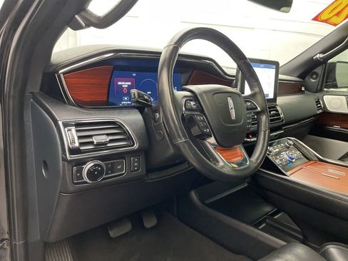 Used 2020 Lincoln Navigator L Reserve w/ Equipment Group 208A Reserve AWD/4WD image 18