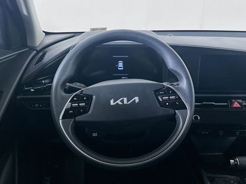 Used 2023 Kia Niro LX image 18