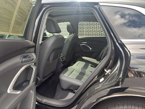 Used 2025 Audi Q5 Premium Plus w/ Premium Plus AWD/4WD image 11
