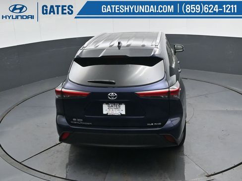 Used 2023 Toyota Highlander XLE image 49