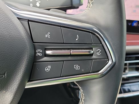 Used 2025 Chevrolet Traverse Z71 AWD/4WD image 29