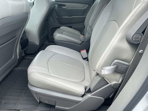 Used 2017 Chevrolet Traverse LT FWD image 14