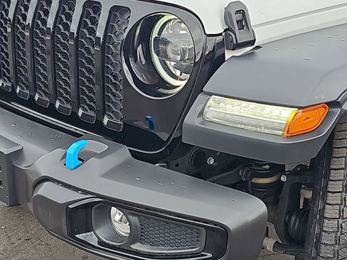Used 2023 Jeep Wrangler Unlimited w/ Cold Weather Group AWD/4WD image 37
