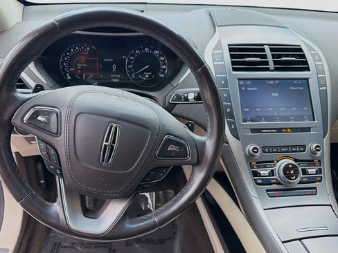 Used 2020 Lincoln MKZ FWD image 8