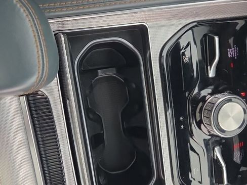 Used 2022 Jeep Grand Wagoneer Series III w/ Rear Seat Video Group 1 image 22