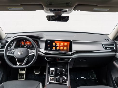 Certified 2026 Volkswagen Atlas Peak Edition AWD/4WD image 21