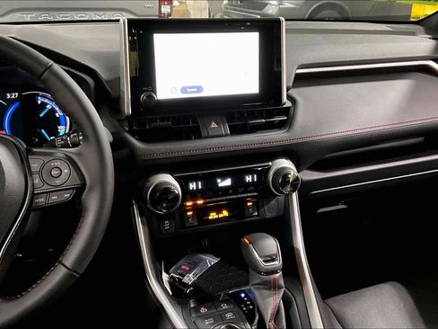 New 2025 Toyota RAV4 SE image 6