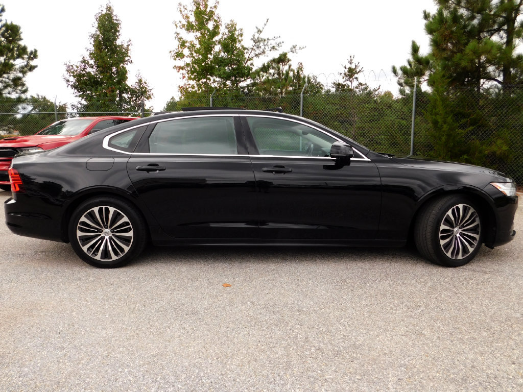 Used 2022 Volvo S90 B6 Momentum AWD/4WD image 5