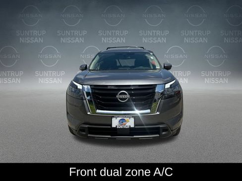 Used 2025 Nissan Pathfinder SV w/ SV Premium Package FWD image 11
