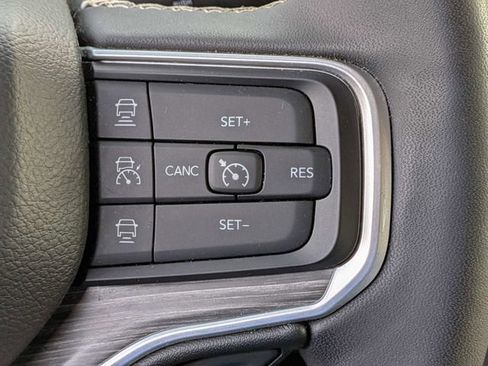 Used 2024 Jeep Wagoneer L Series II w/ Flexible Seating Group AWD/4WD image 28