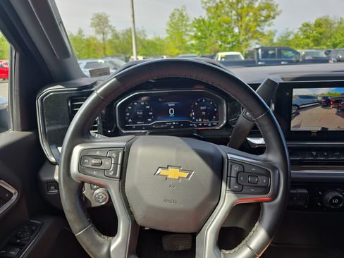 Used 2025 Chevrolet Silverado 2500 LT w/ Convenience Package AWD/4WD image 19