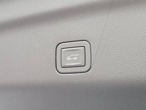 New 2026 GMC Yukon Denali w/ Denali Reserve Package AWD/4WD image 10