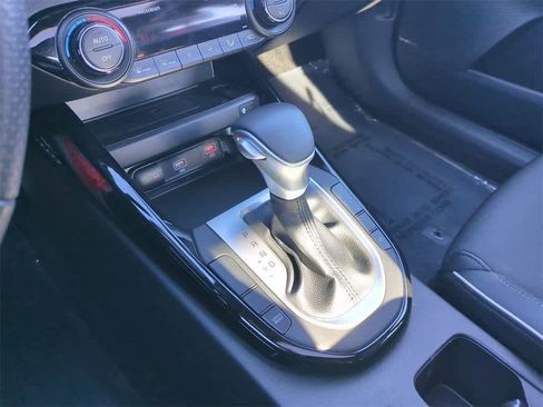 Used 2024 Kia Forte GT-Line w/ GT-Line Premium Package image 25