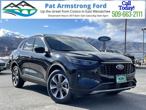 Used 2024 Ford Escape Platinum image 1