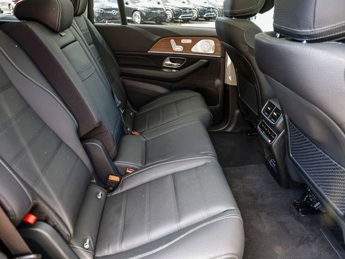 New 2026 Mercedes-Benz GLS 450 4MATIC image 18